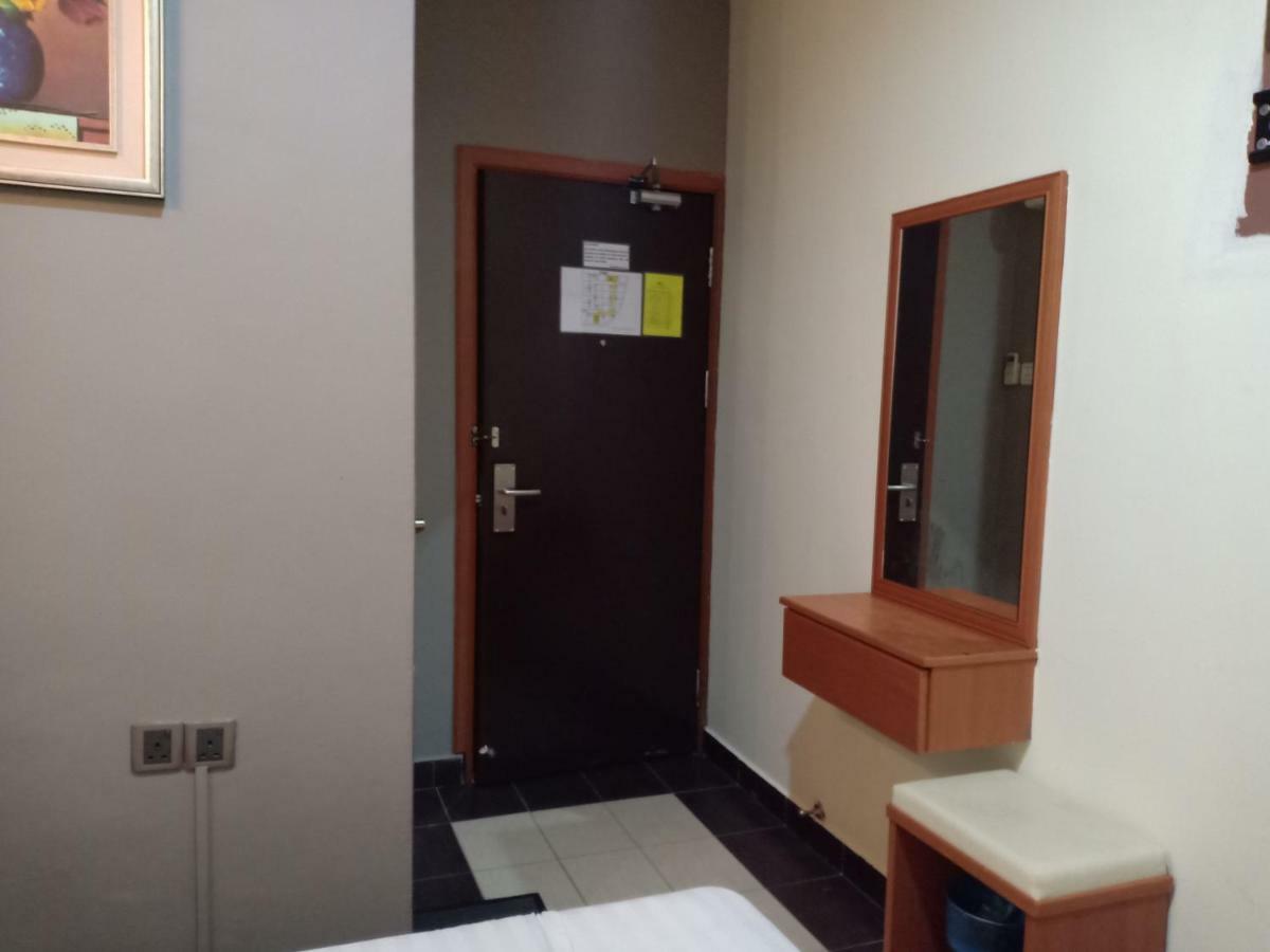 Tc Inn Business Hotel @ Seri Kembangan Esterno foto