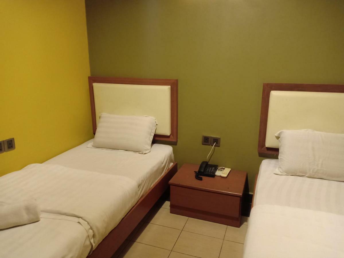 Tc Inn Business Hotel @ Seri Kembangan Esterno foto