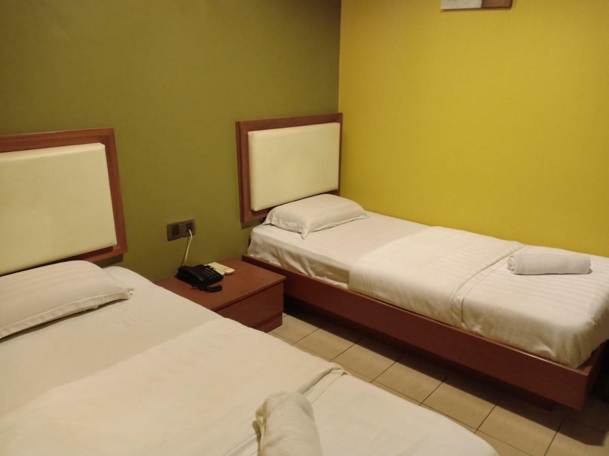 Tc Inn Business Hotel @ Seri Kembangan Esterno foto