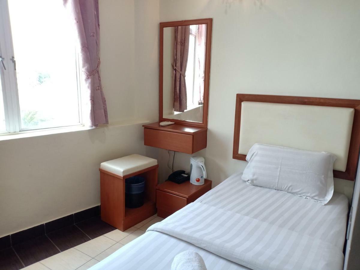 Tc Inn Business Hotel @ Seri Kembangan Esterno foto